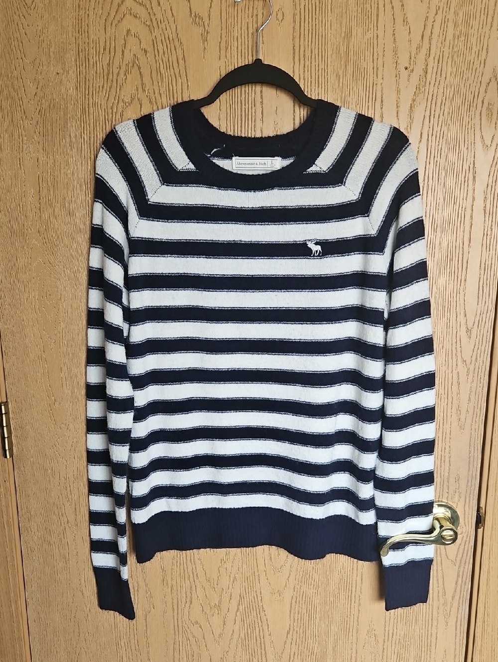 Abercrombie & Fitch Navy and White Striped Crewneck Sweater - Picture 1 of 6